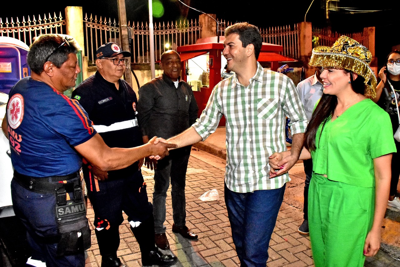 SANTA FESTANÇA Prefeitura de São Luís leva São João no Bairro para