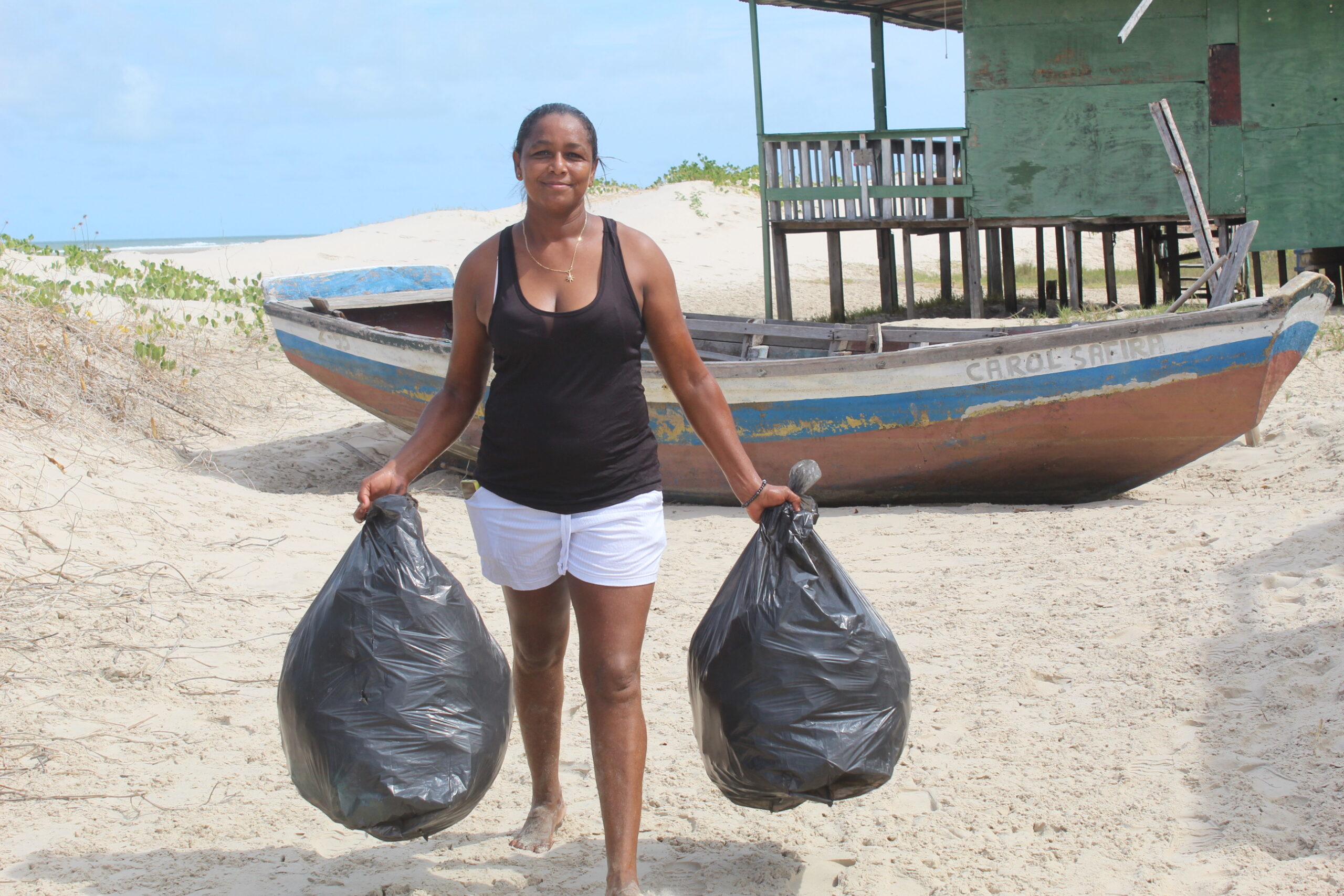 RAPOSA – SEMMA promove mutirão de limpeza na praia de Mangue Seco | Hora  Extra